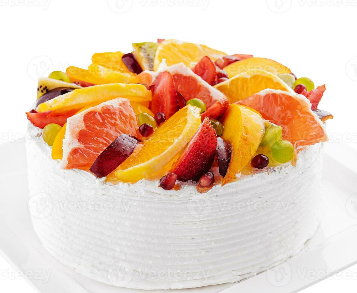 utsökt frukt mousse kaka på vit tallrik foto
