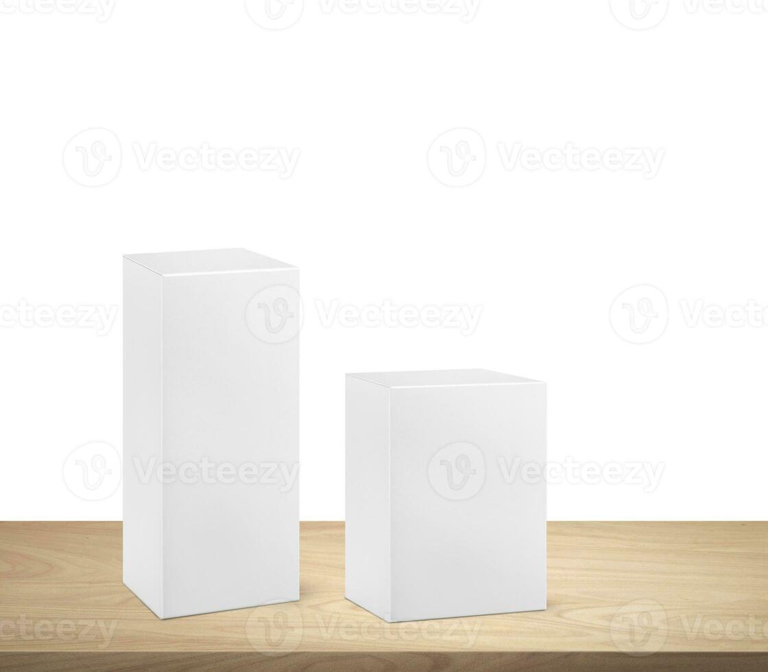 tömma låda produkt förpackning låda attrapp på en trä- tabell, vit bakgrund. foto