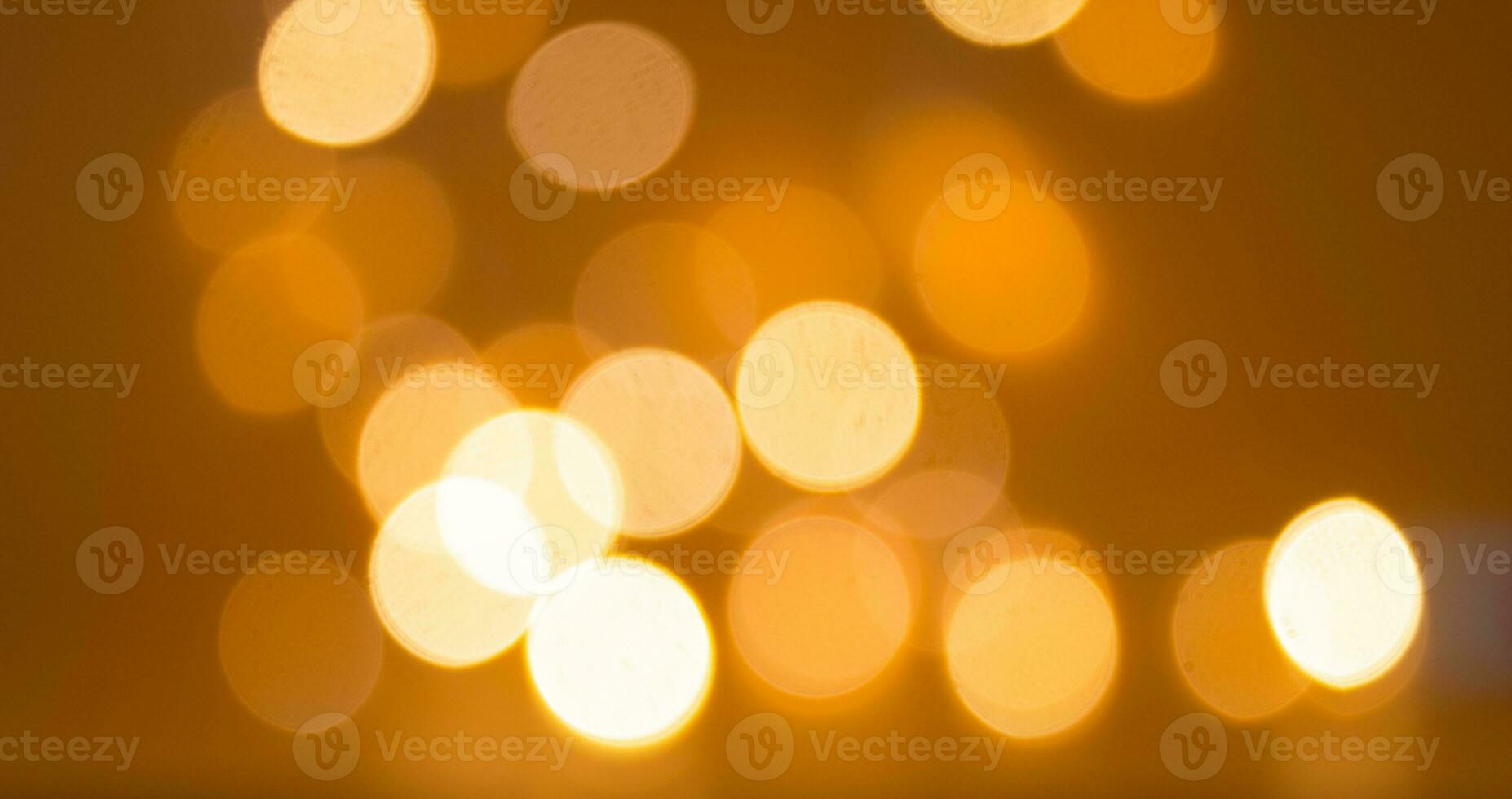 gul och orange bokeh. defokusering bakgrund. kan vara Begagnade som ett täcka över foto