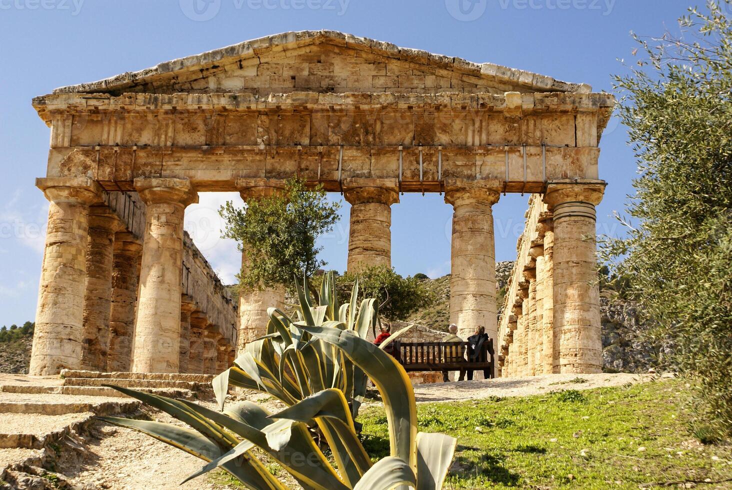 segesta arkeologiska platsen i antika Grekland borrar sicilien Italien foto