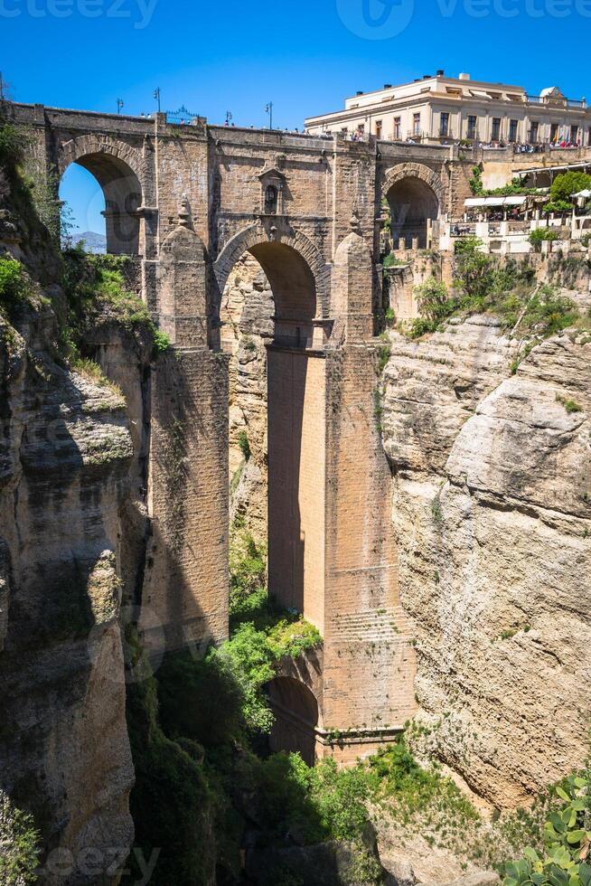 bro av ronda, ett av de mest känd vit byar av Malaga, andalusien, Spanien foto