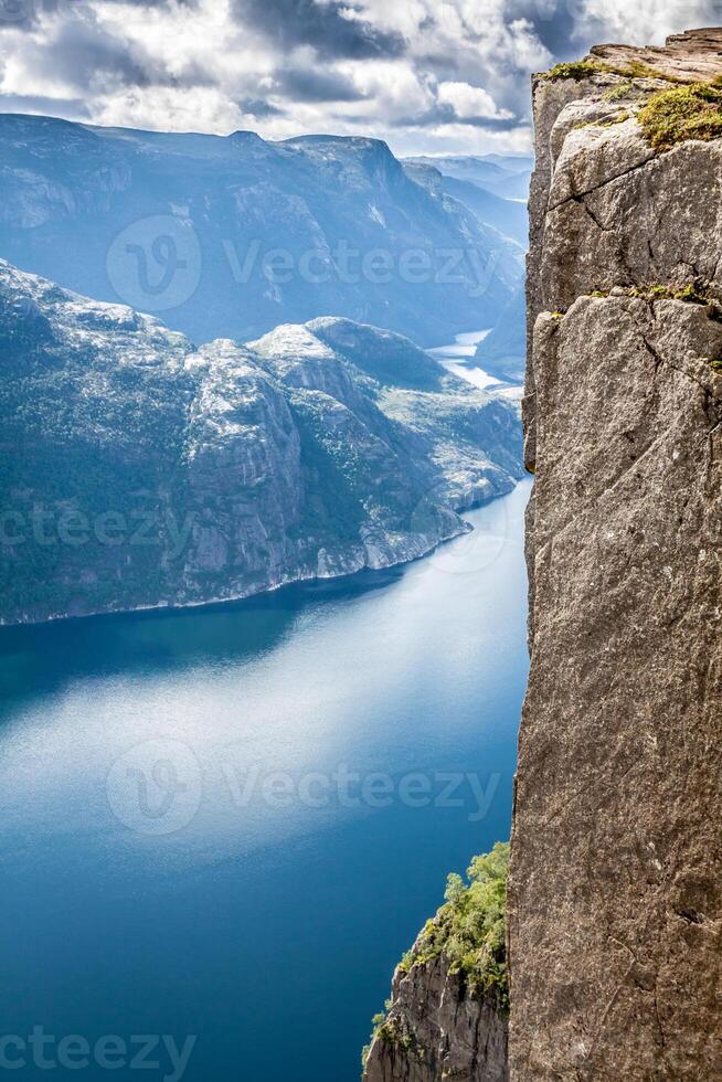 preikestolen,predikstol sten på lysefjorden Norge. en väl känd turist attraktion foto