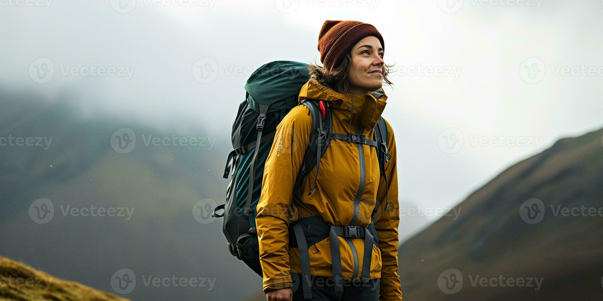 ai genererad kvinna flicka kvinna vandrare spårning natur utomhus- äventyr utforska berg landskap resa utforskning motivering. grafisk konst foto