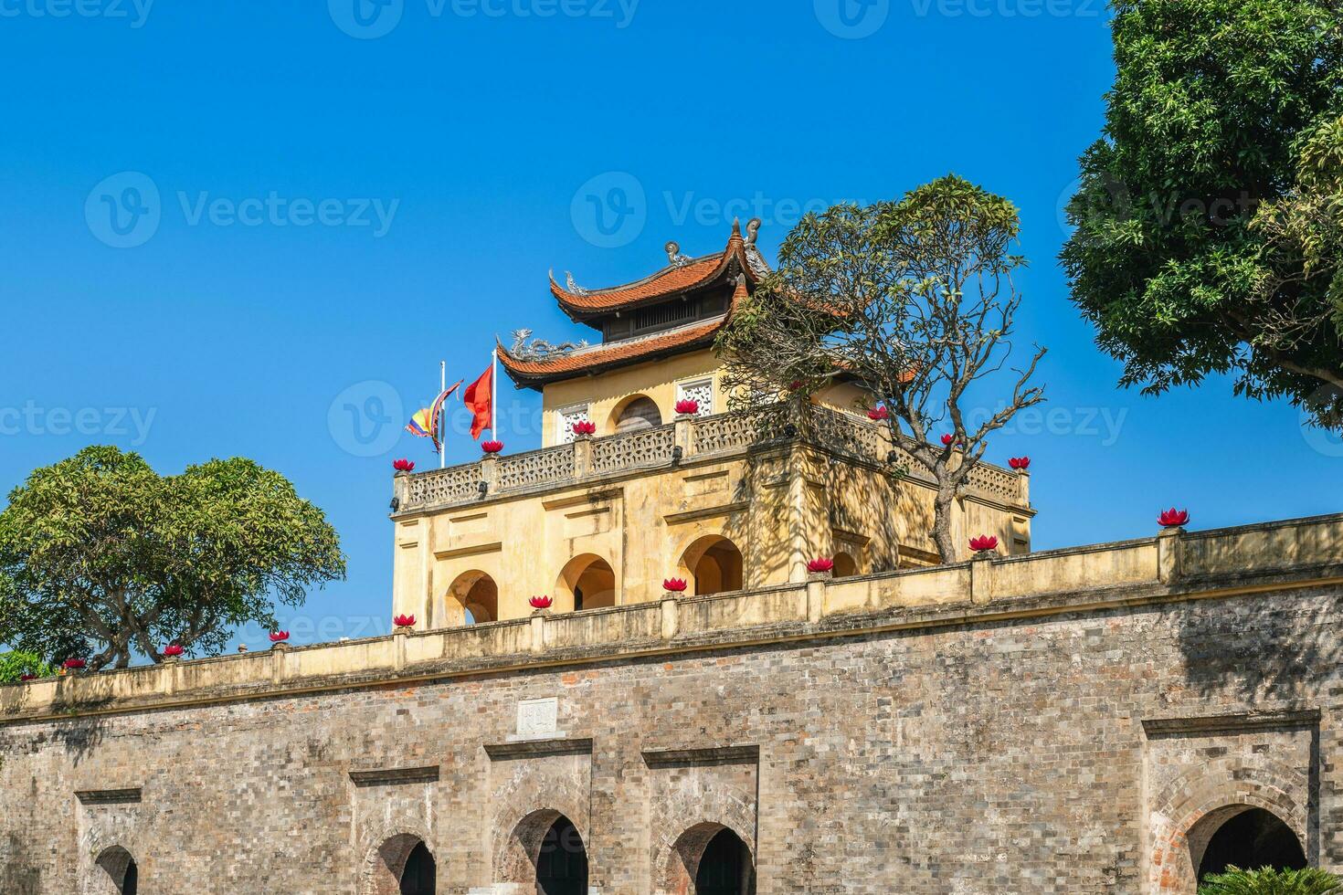 kejserlig citadell av thang lång belägen i de Centrum av hanoi, vietnam. foto