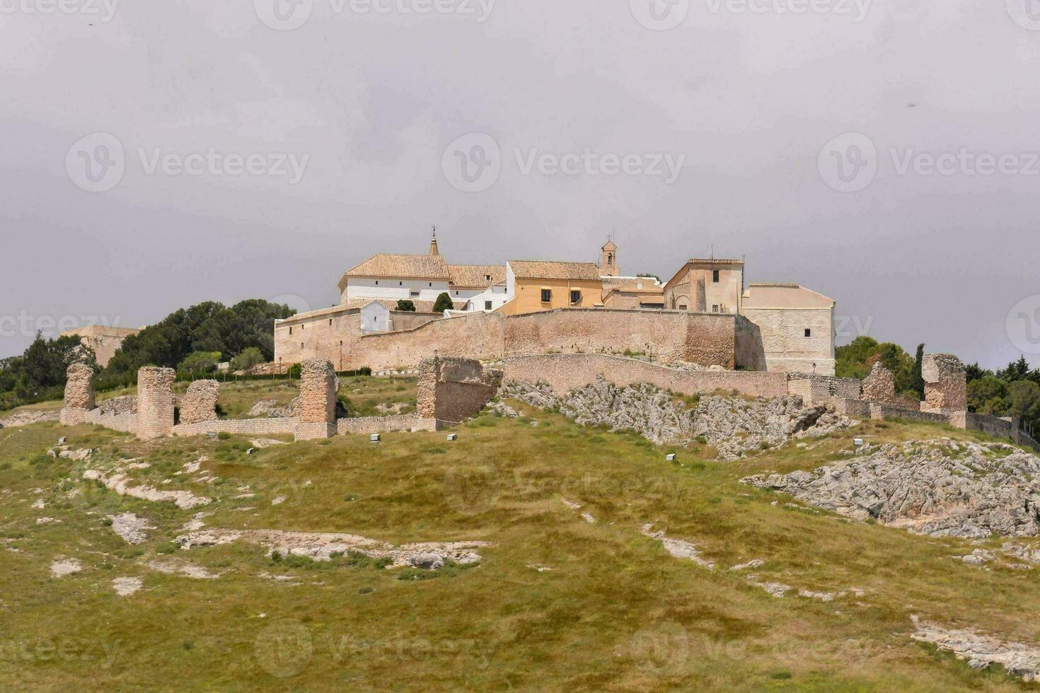 en slott på en kulle i Spanien foto