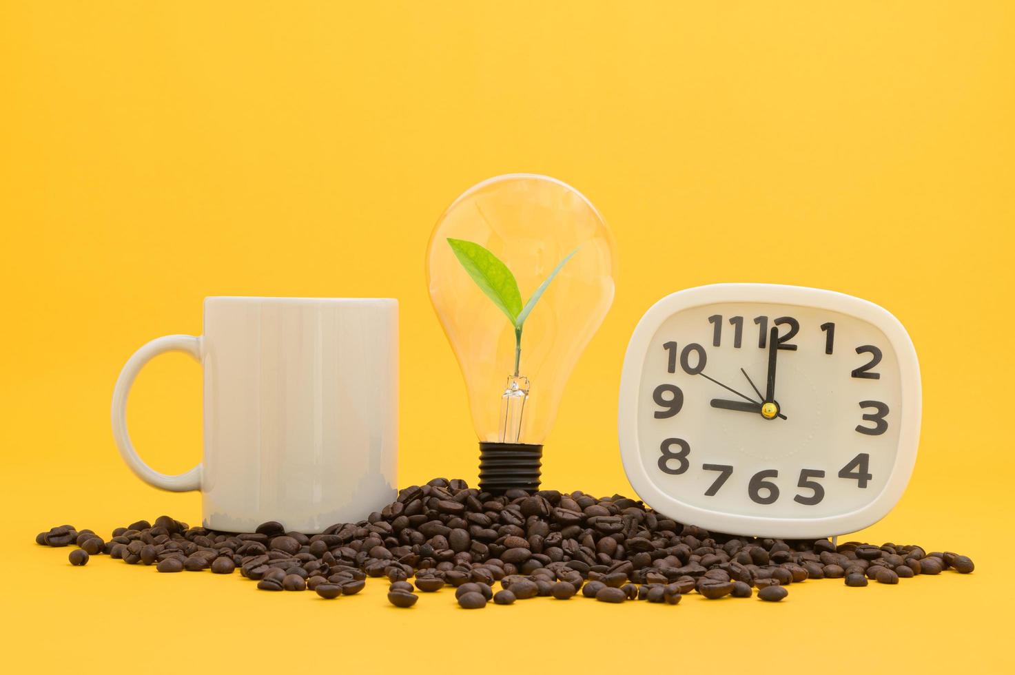 dricka kaffe för energi få nya idéer foto