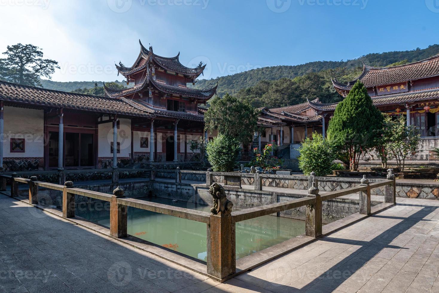 lokal struktur av kinesiska traditionella buddhistiska tempel foto