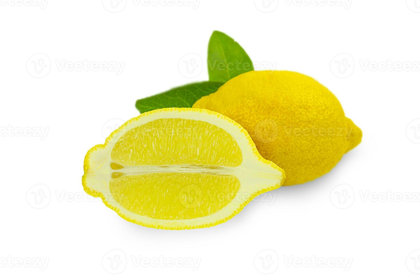 mogen citroner isolerat på en vit bakgrund. klippning väg. foto