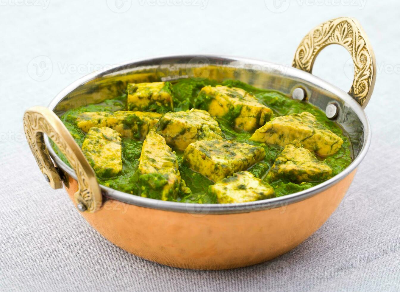 indisk friska kök palak paneer foto