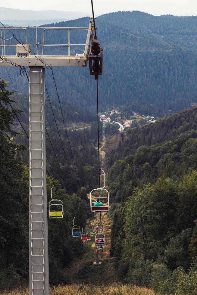 sommarberg reser stol väg foto