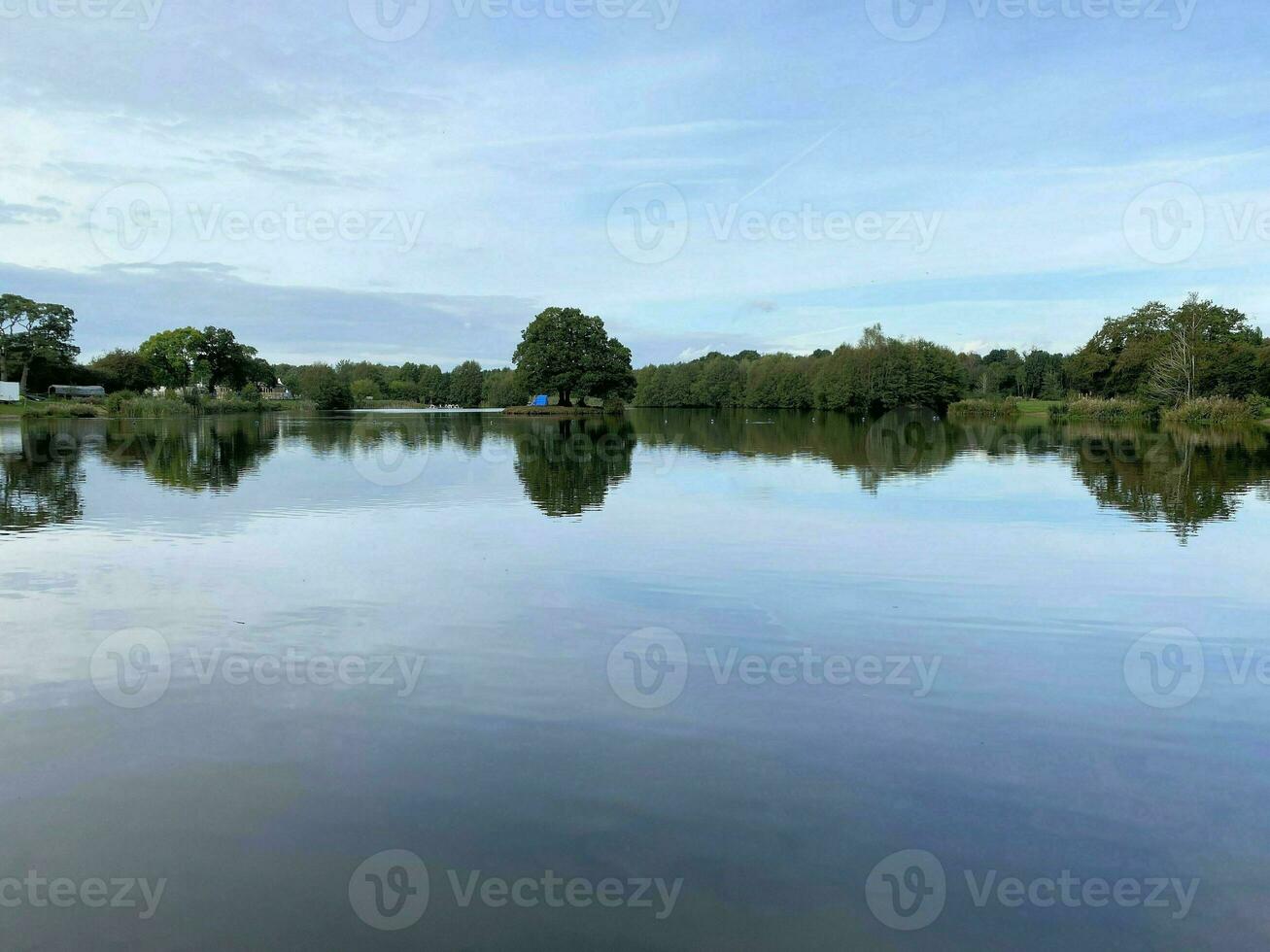 utsikt över Alderford Lake nära Whitchurch foto