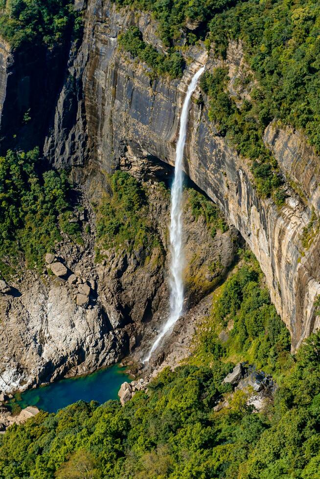 nohkalikai falls se punkt, nohkalikai väg, cherrapunji, meghalaya, Indien foto