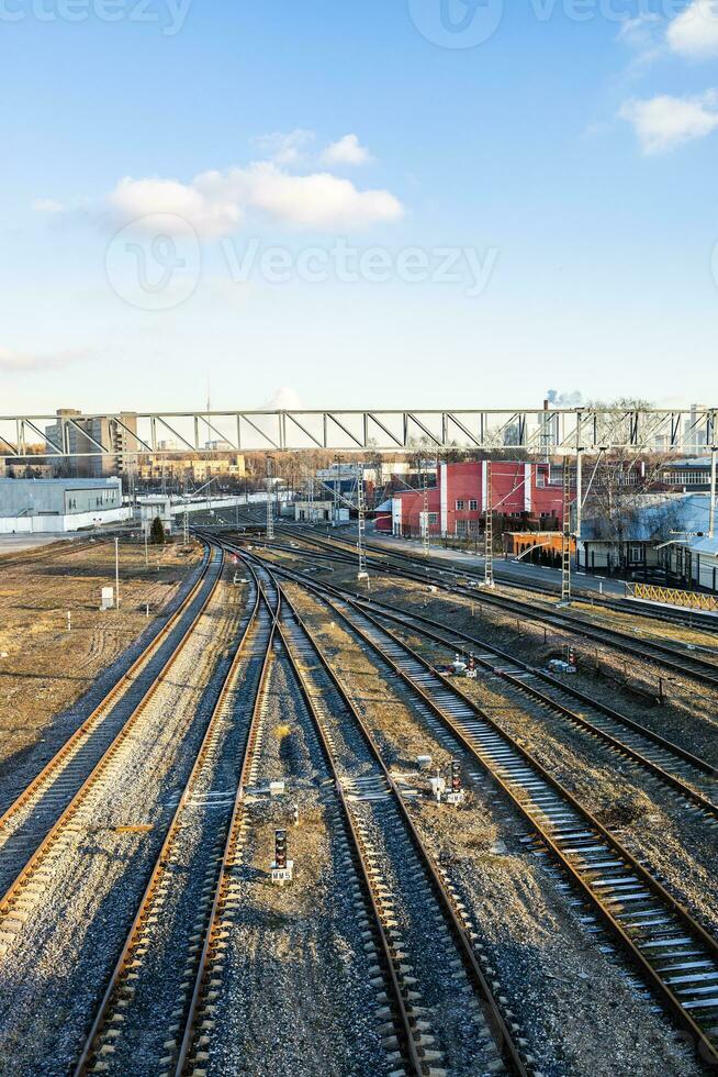 ovan se tömma järnväg spår på järnväg sidospår foto