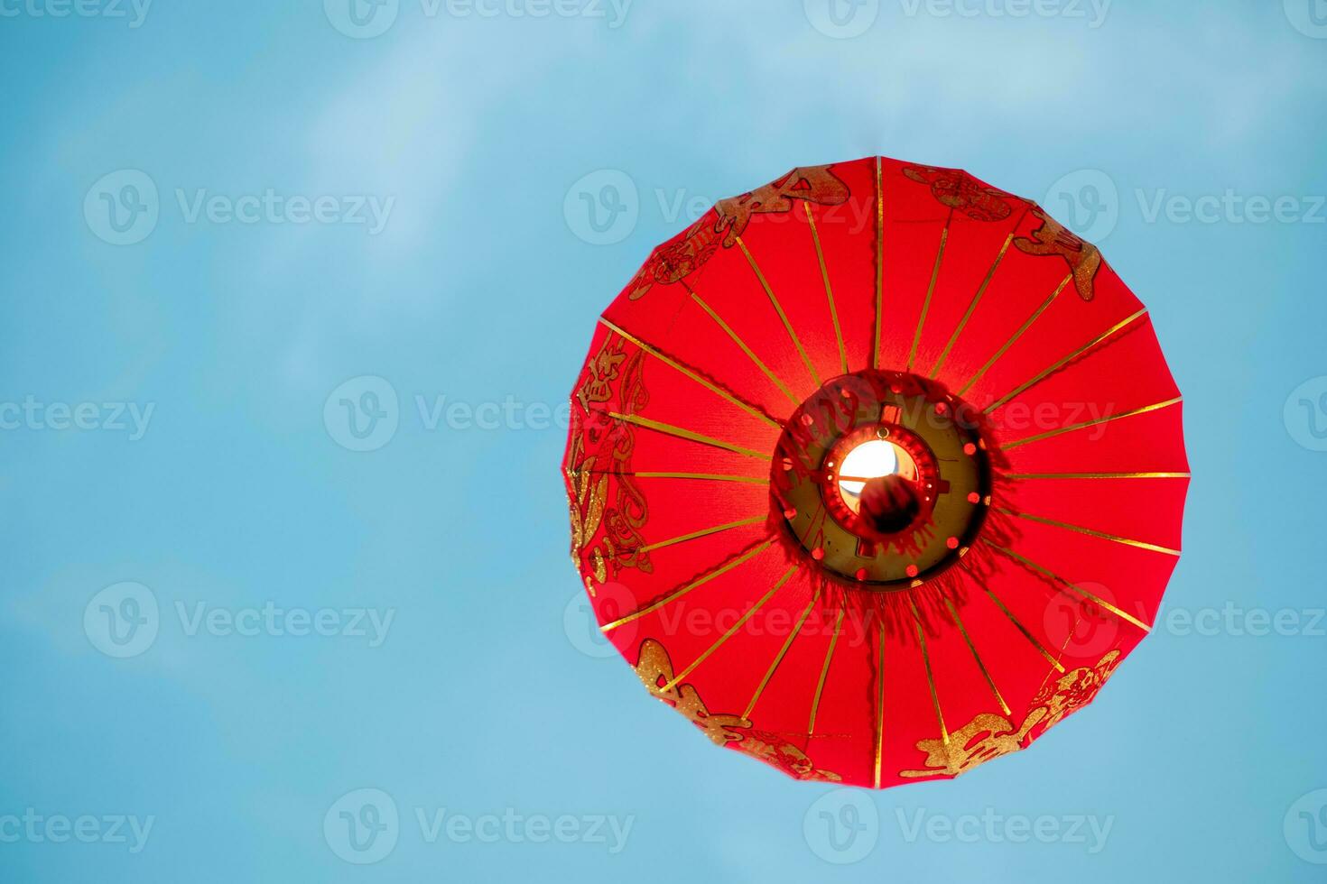 verklig Fantastisk skön röd kinesisk lyktor. kinesisk ny, år japansk asiatisk ny år röd lampor festival china traditionell kinesiska lyktor i firande på kinesisk ny år foto