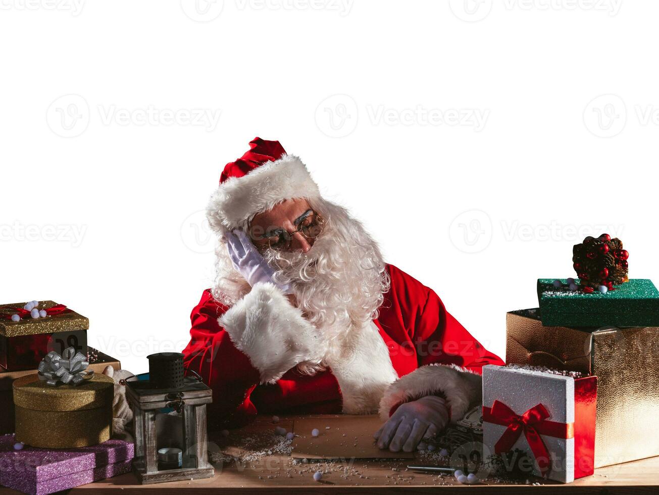 trött santa claus är sovande på grund av till jul överansträngning foto