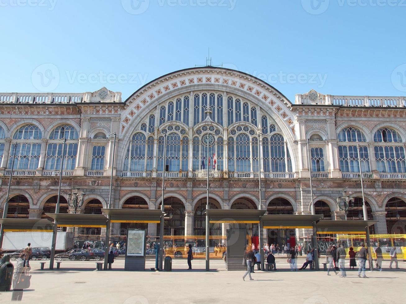 porta nuova station, turin foto