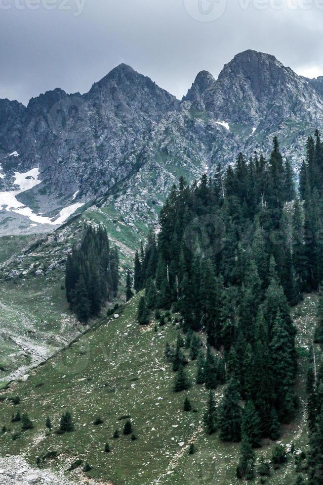 kumrat valley vacker jazz banda landskap utsikt över bergen foto