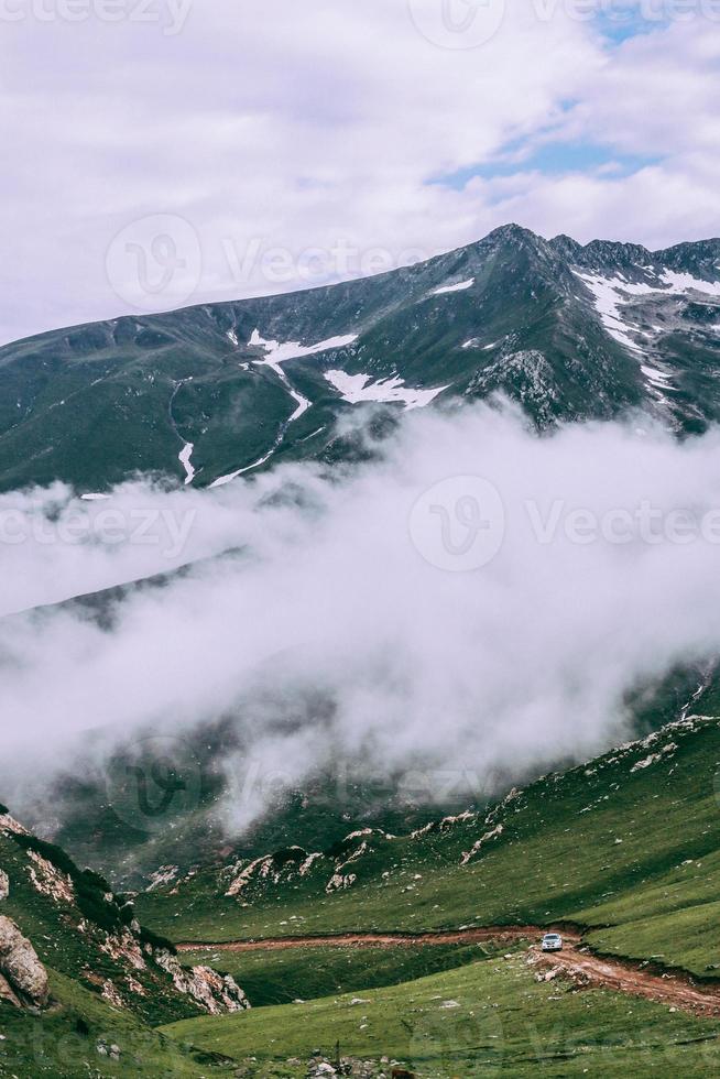 batcondi kumrat dalen vackert landskap utsikt över bergen foto