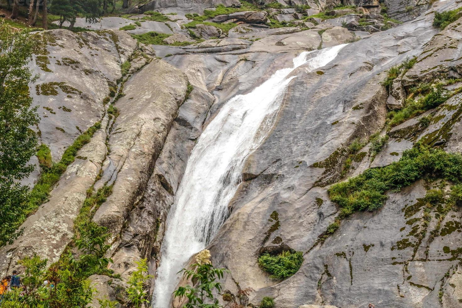 kumrat dalen vattenfall vackert landskap bergsutsikt foto