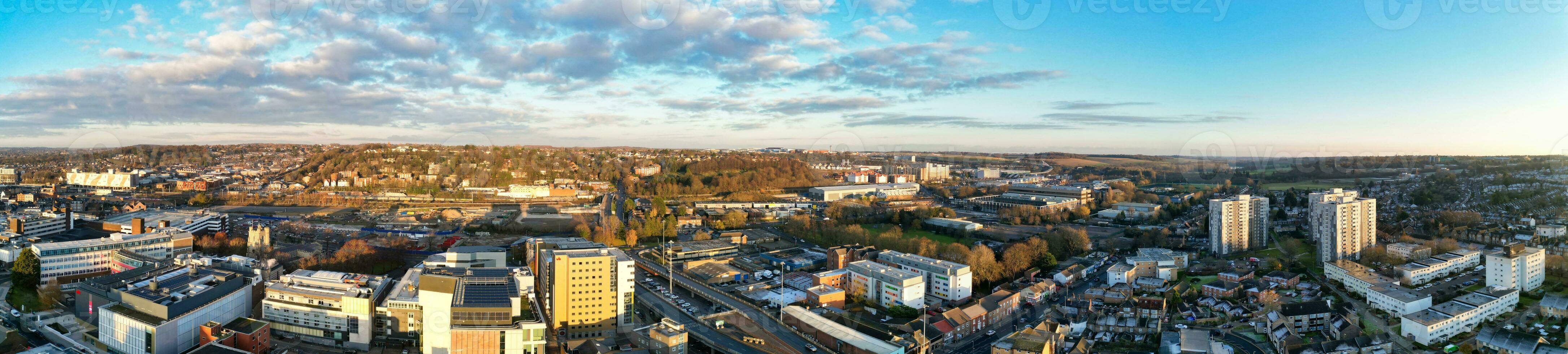 skön hög vinkel se av central luton stad av England Storbritannien. december 1:a, 2023 foto