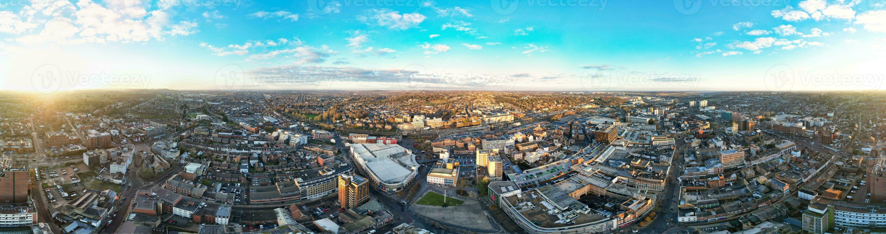 skön hög vinkel se av central luton stad av England Storbritannien. december 1:a, 2023 foto