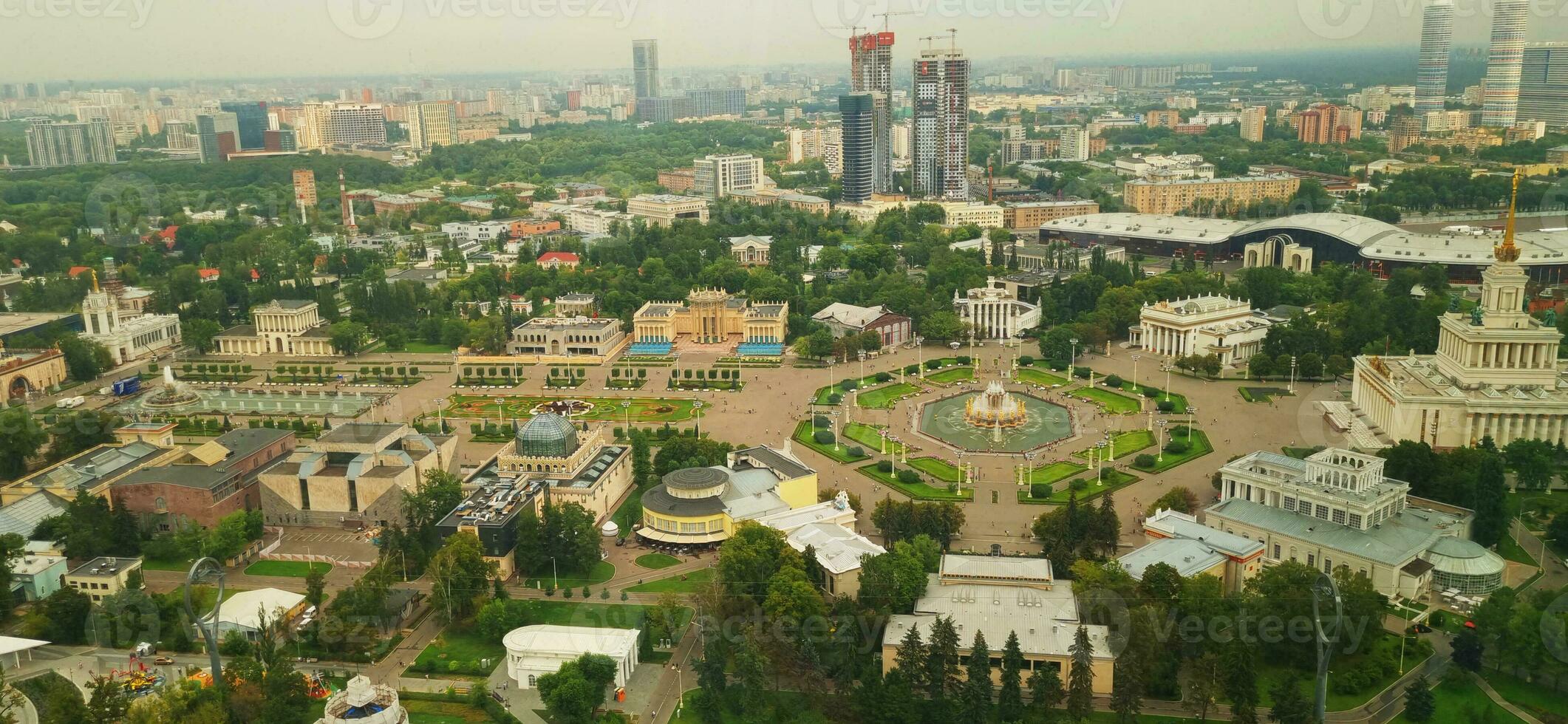 Moskva, ryssland - 2023-08-08 -areal se av utställning av prestationer av nationell ekonomi webbplats, känd som vdnkh. stad foto