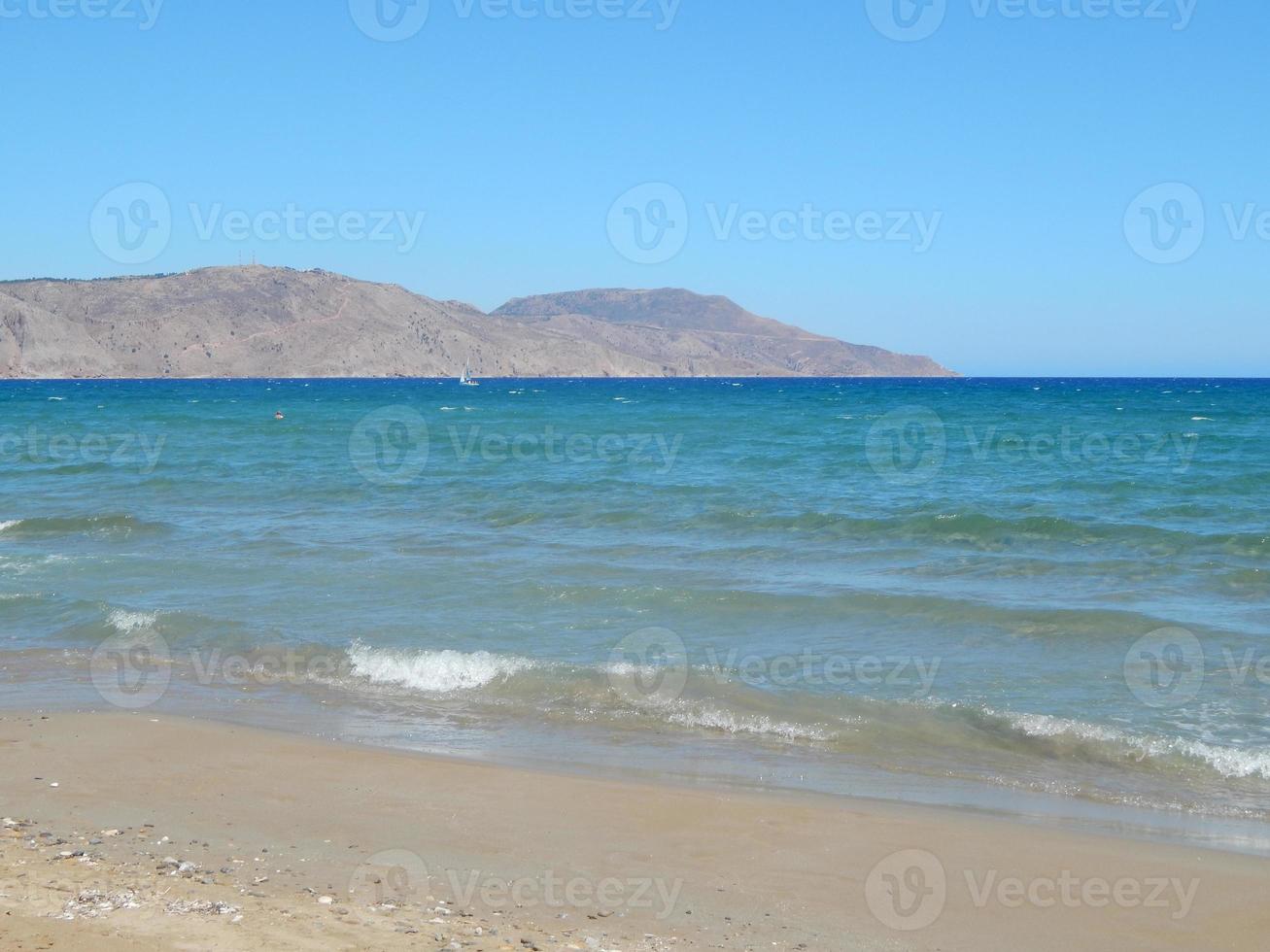 resa i Grekland på ön Kreta berg och havet foto