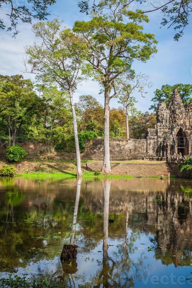 bayon tempel i angkor thom, cambodia foto