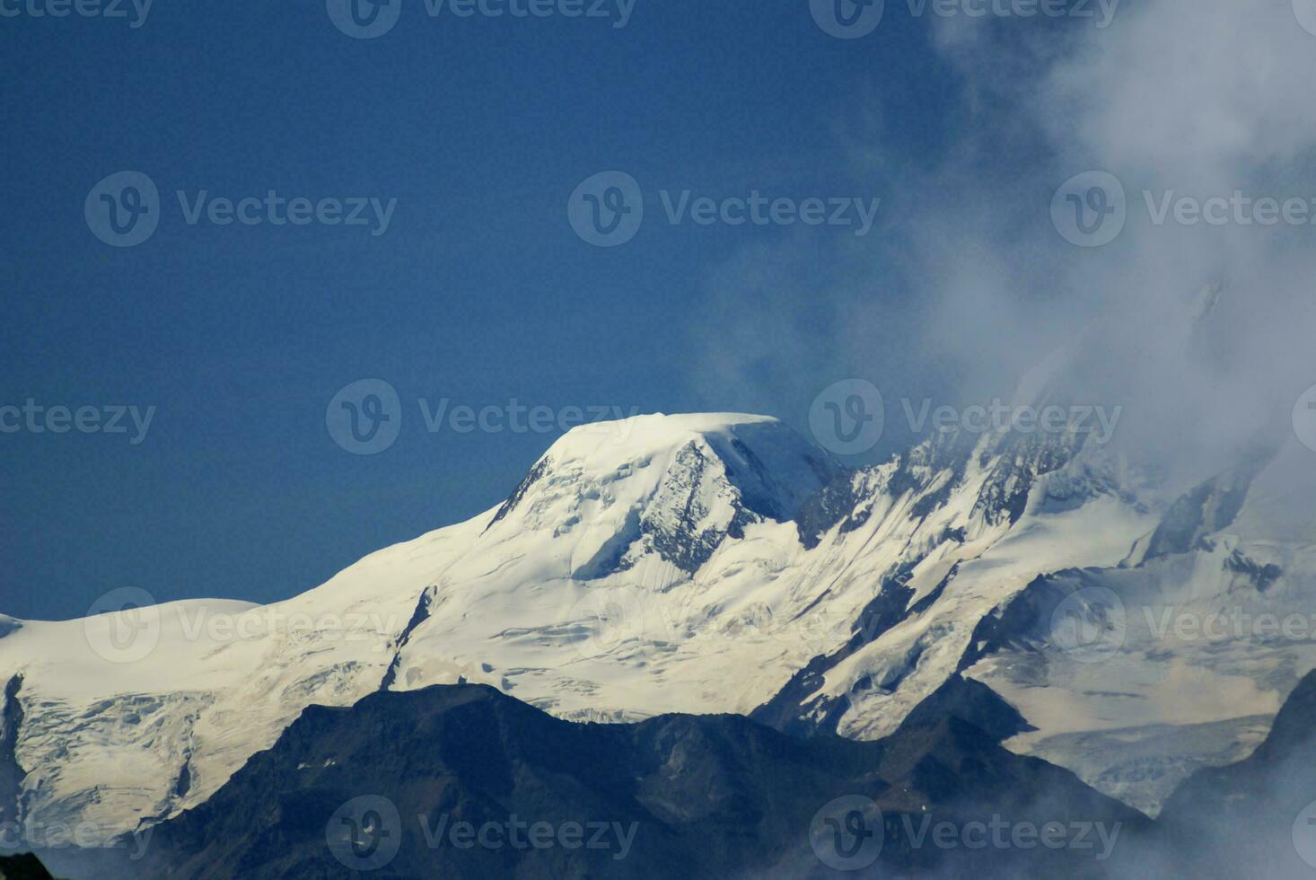 alpina alperna bergslandskap vid jungfraujoch, toppen av Europa Schweiz foto
