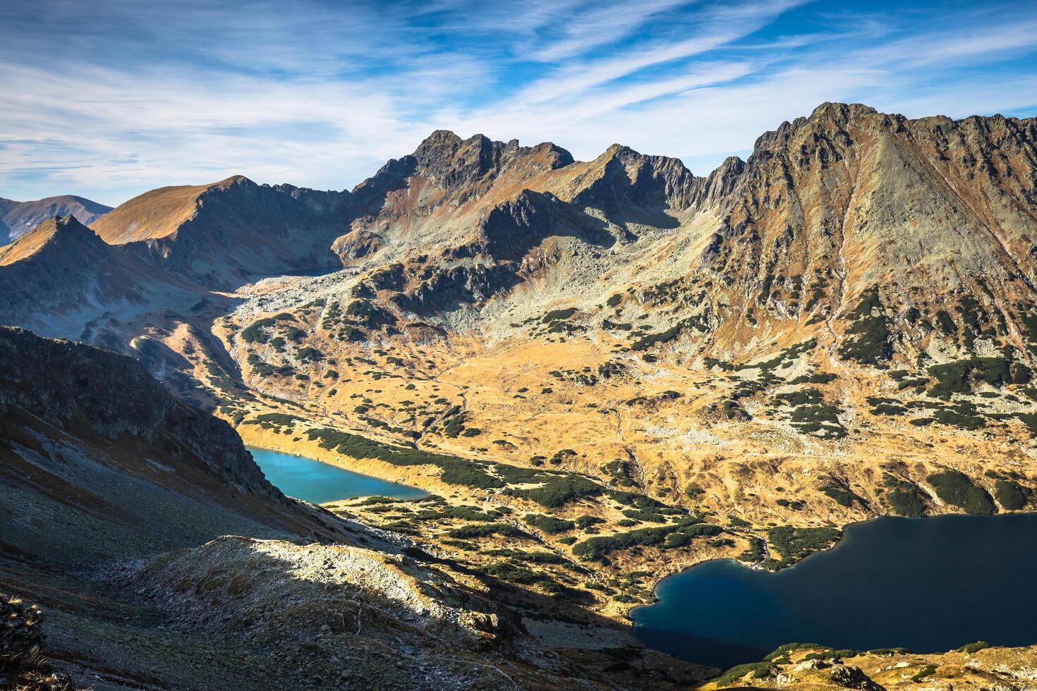 beaitiful berg sjö i de sommar, dal av fem sjöar, Polen, zakopane foto