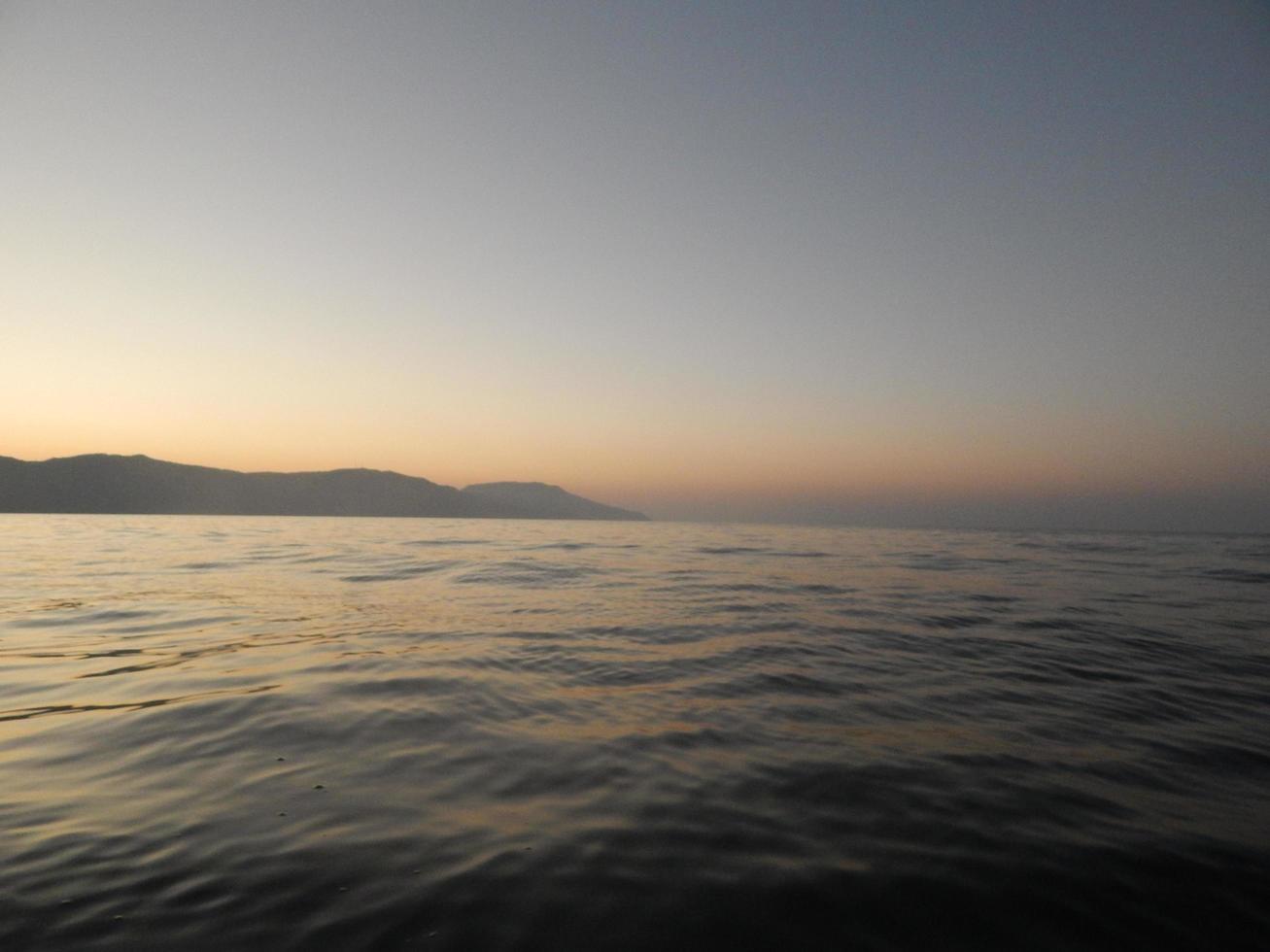 resa i Grekland på ön Kreta berg och havet foto