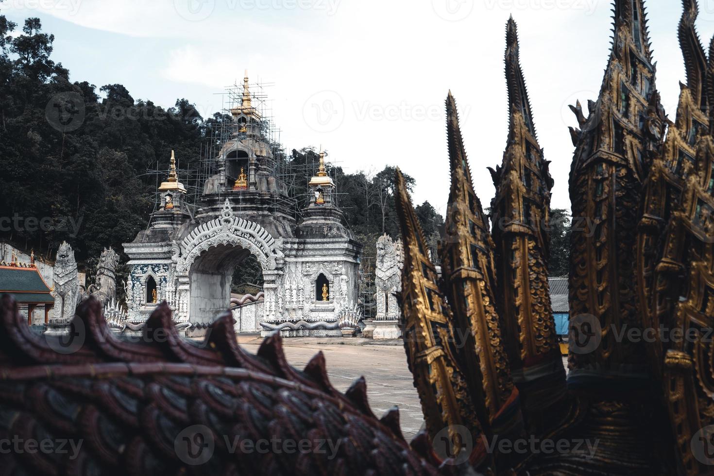 wat phra buddhabat si roi, gyllene tempel i Chiang Mai, Thailand foto