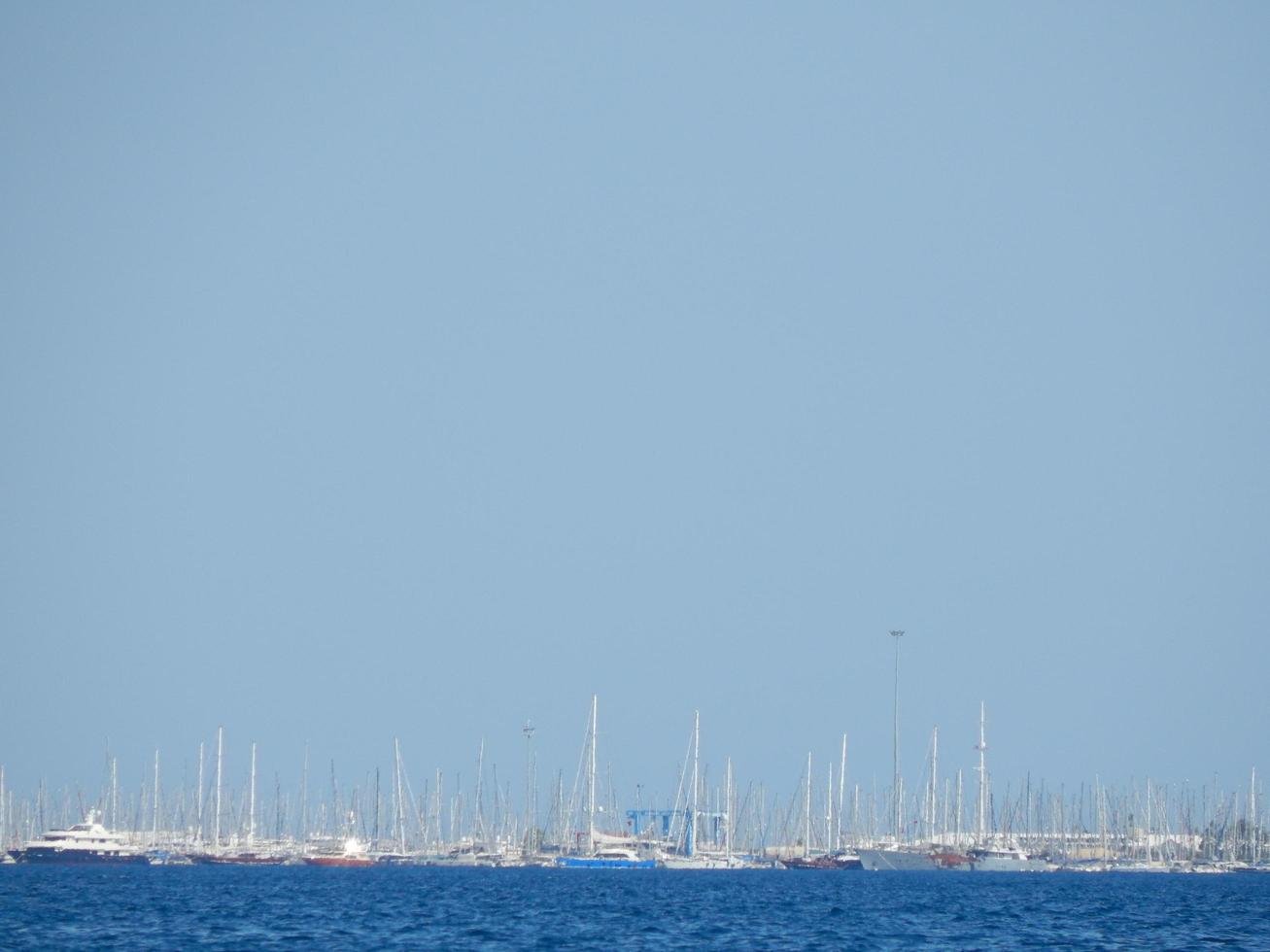 segling marina av marmaris i turkisk semesterort vid Egeiska havet foto