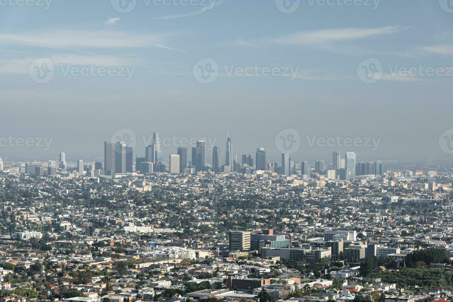 los angeles horisont på en solig dag foto