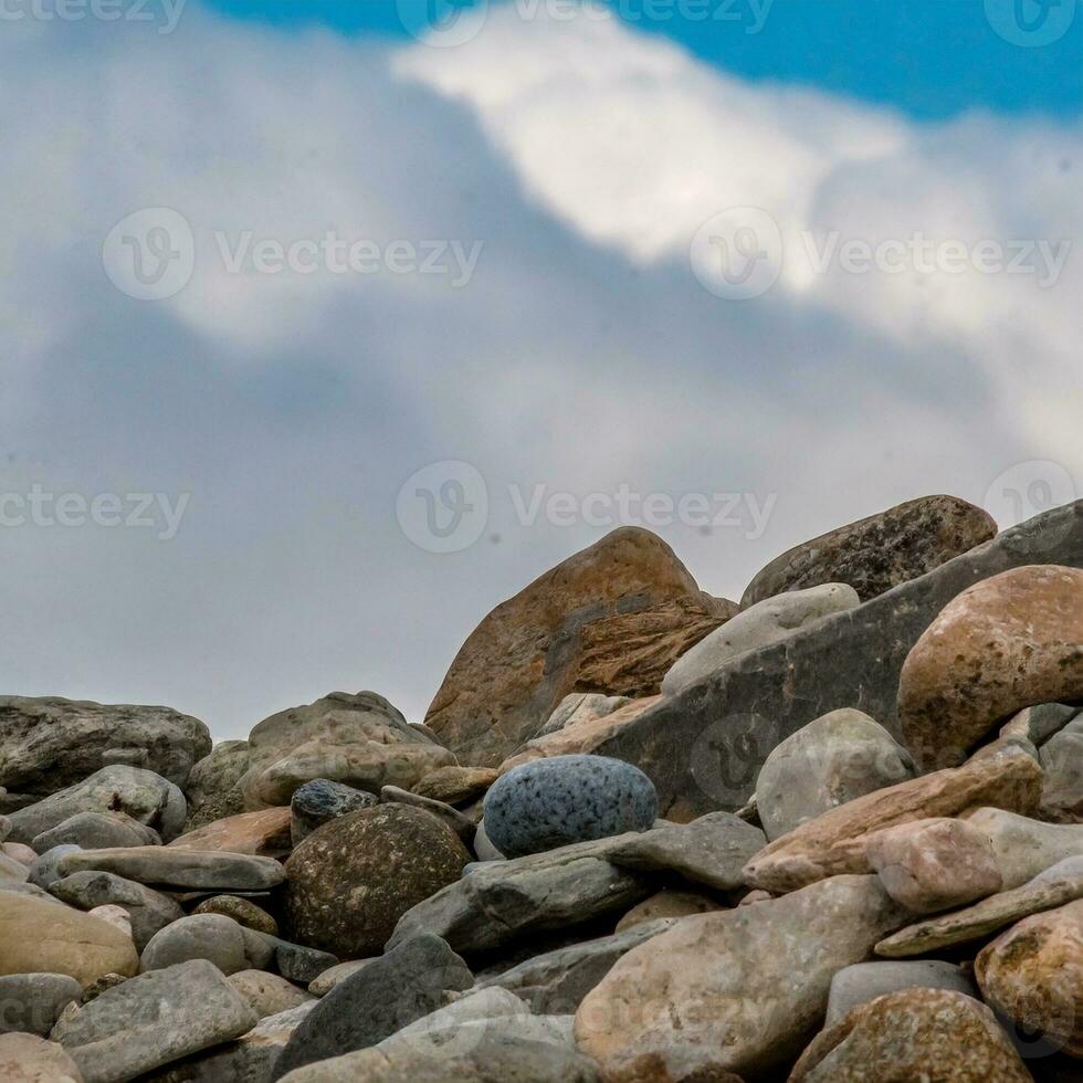 stenar stenar på de strand foto