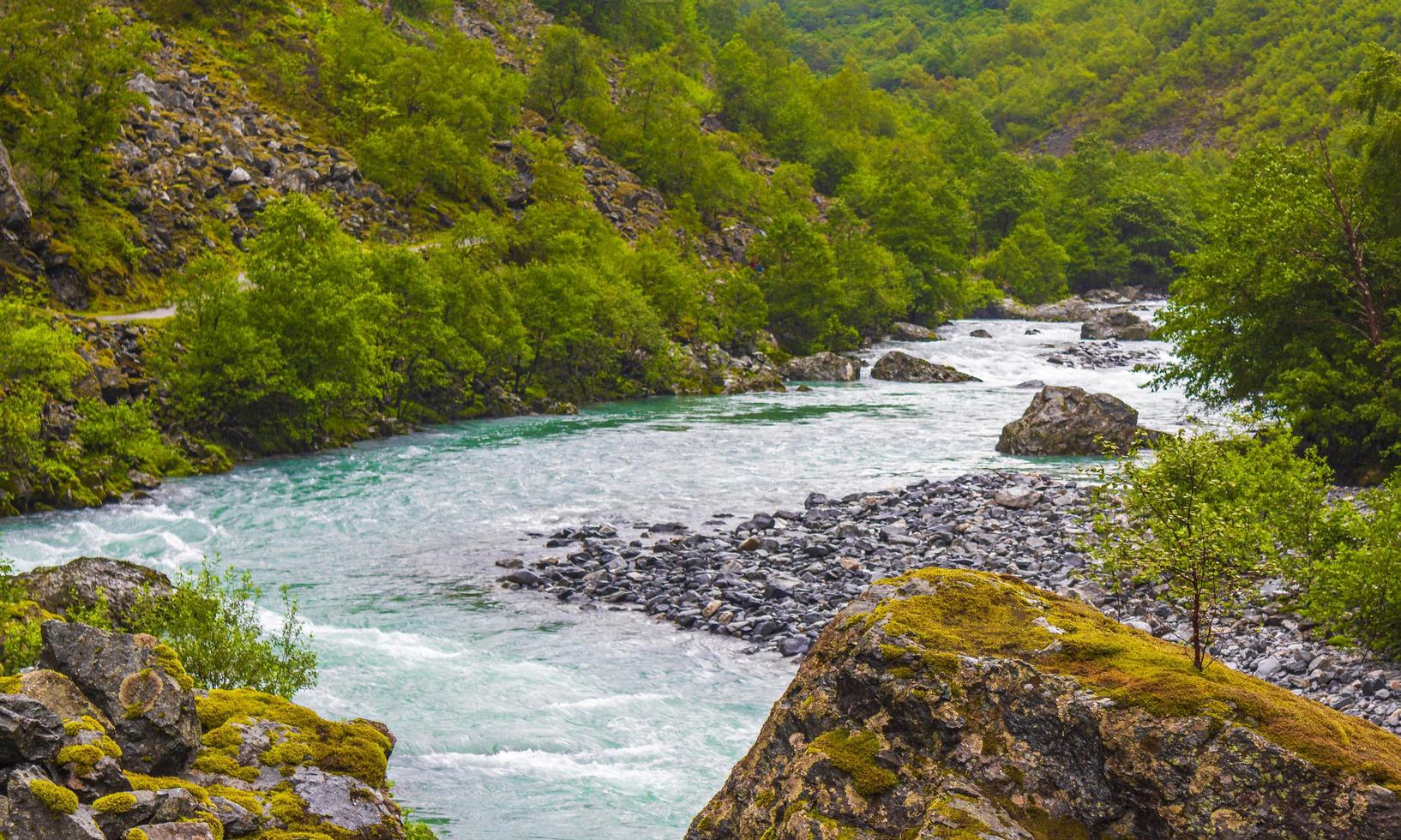 vacker turkos flod utla utladalen norge. vackraste landskap. foto