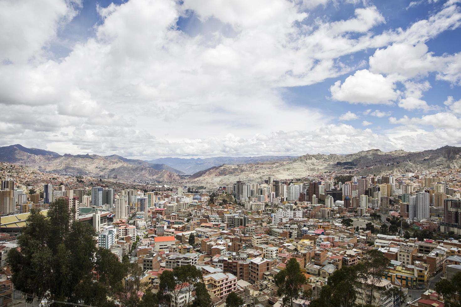 la paz, bolivia, 10 januari 2018 - flygfoto på la paz, bolivia. det är huvudstad och tredje största bolivianska stad foto