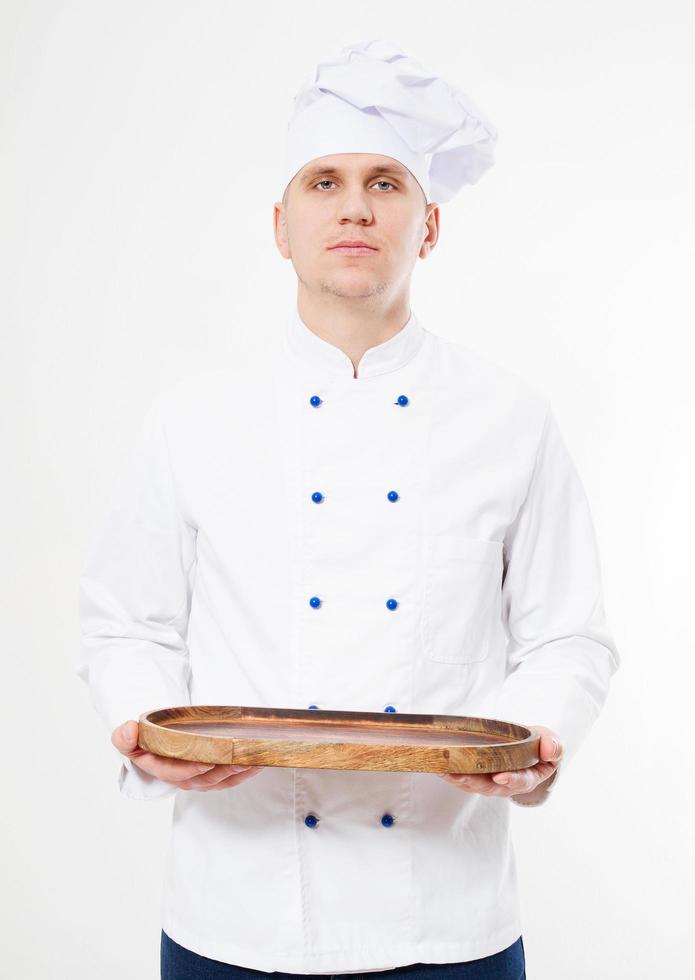 kock i vit uniform håller tom bricka isolerad bakgrund foto