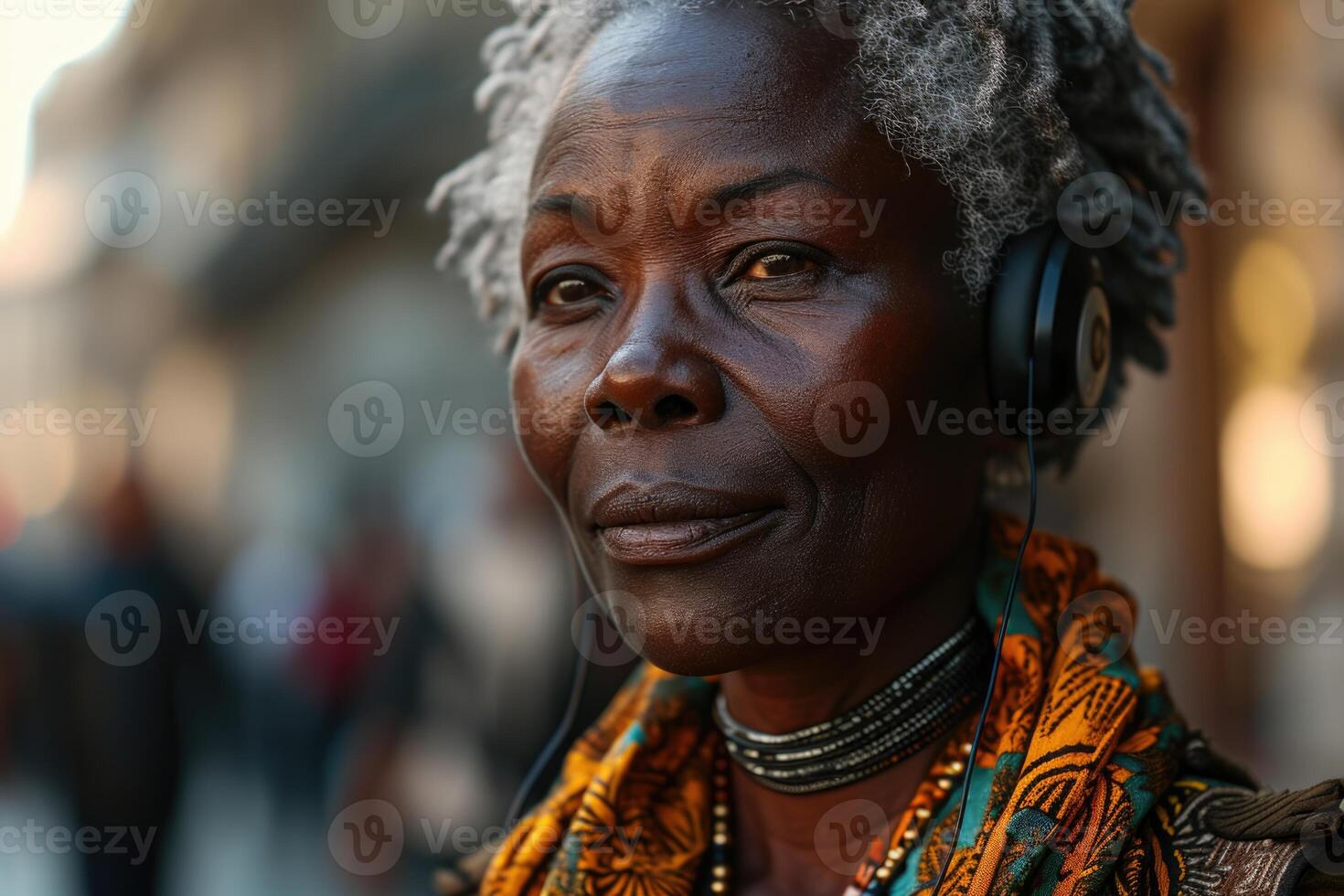 ai genererad närbild porträtt av ett äldre afrikansk amerikan kvinna bär hörlurar på en stad gata foto
