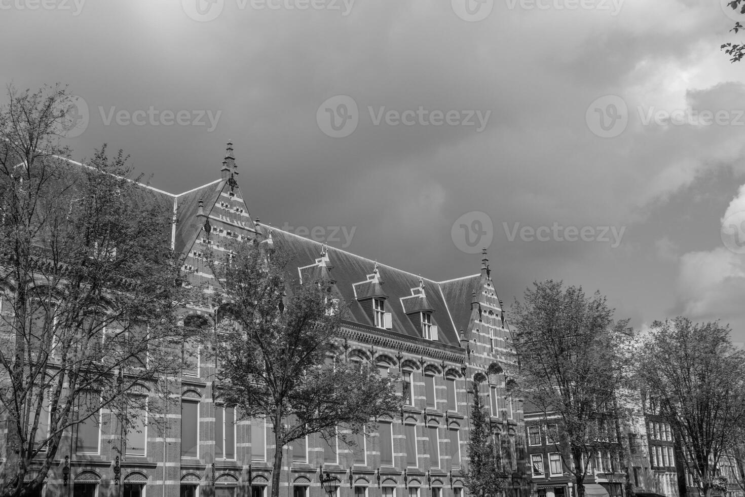 de stad av amsterdam i holland foto