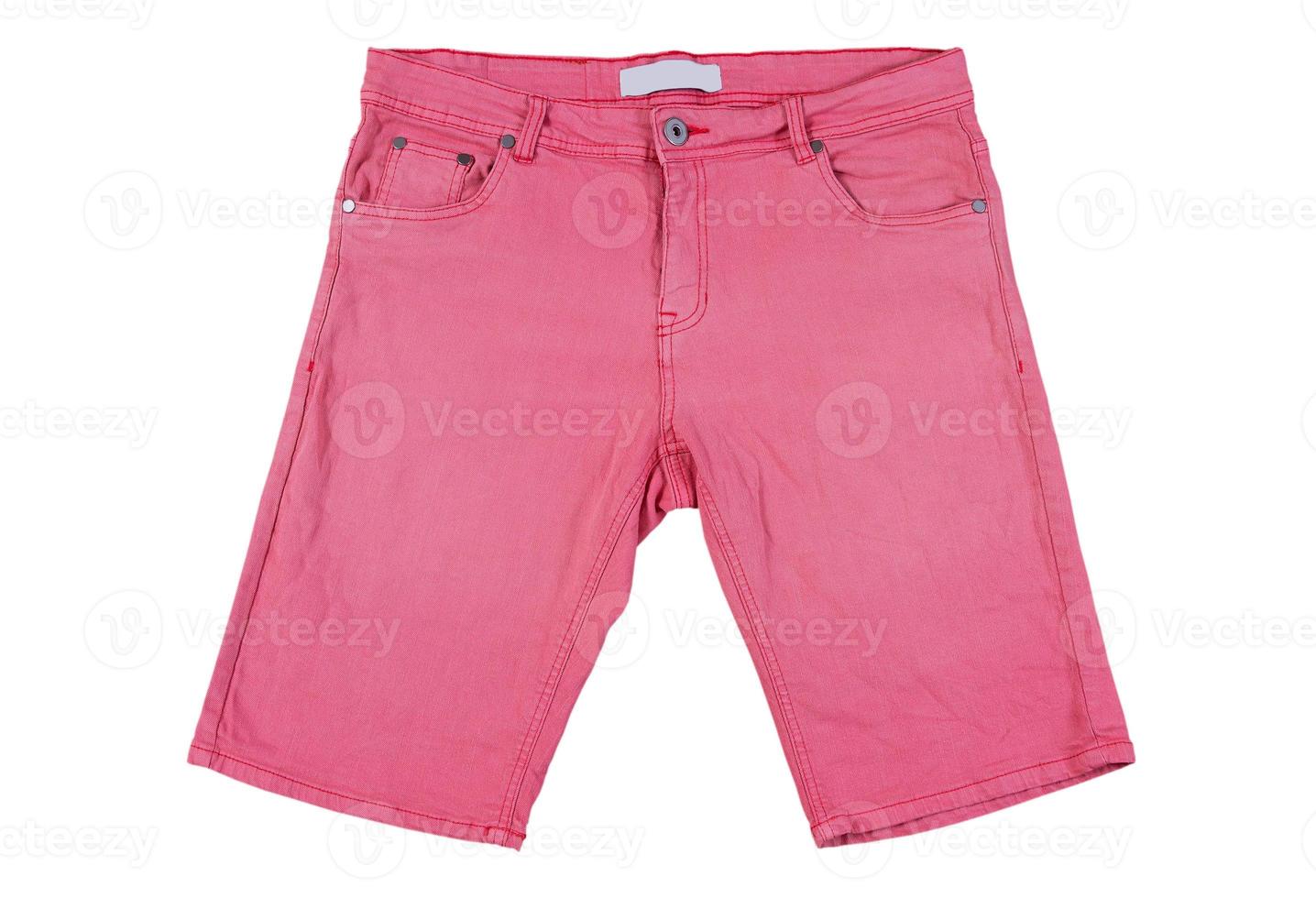 rosa shorts på vit bakgrund, rosa jeansshorts isolerade över vita foto