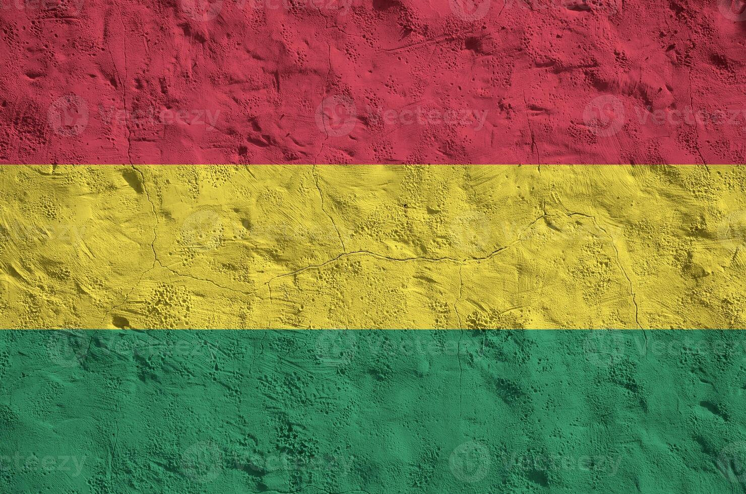 bolivia flagga avbildad i ljus måla färger på gammal lättnad putsning vägg. texturerad baner på grov bakgrund foto