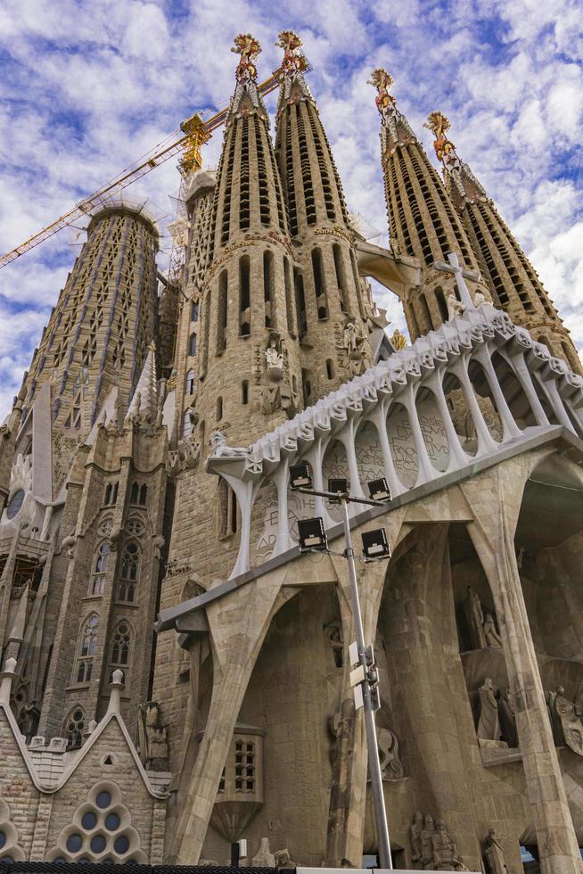 Barcelona, Spanien, 7 oktober 2019 - Cathedral la Sagrada Familia i Barcelona, Spanien. det är designat av arkitekten antonio gaudi och byggt sedan 1882. foto