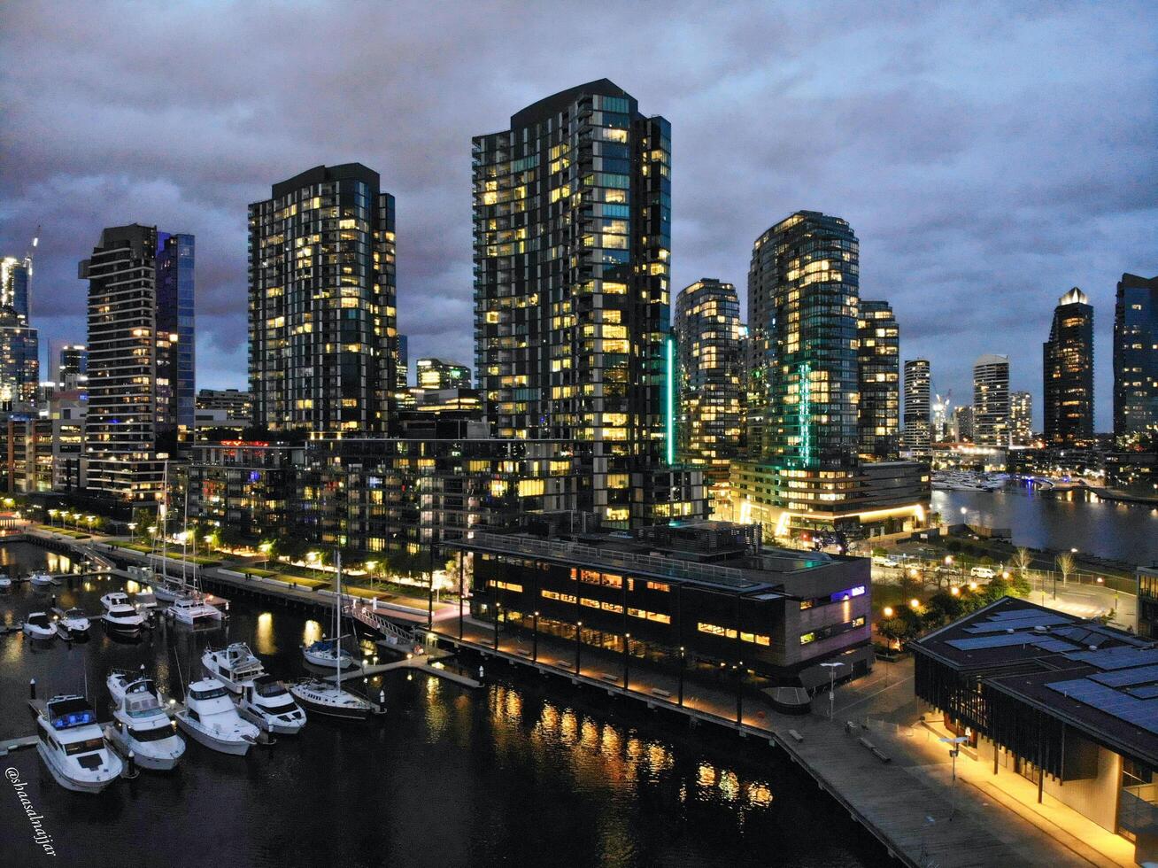 docklands molnig melbourne foto