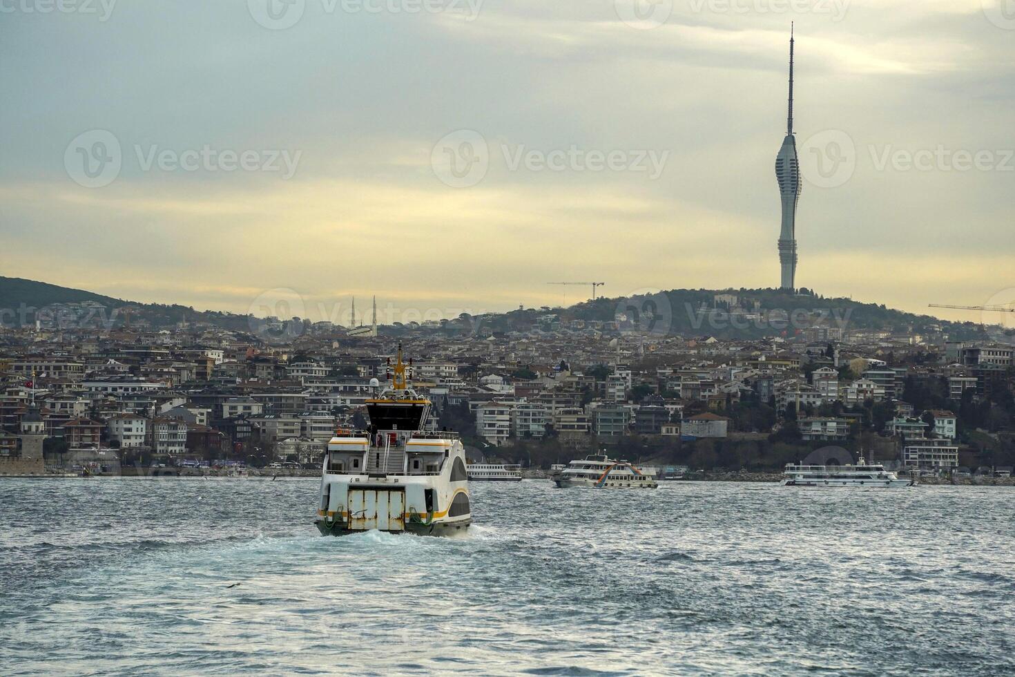 ny kommunikation torn se från istanbul bosphorus kryssning foto