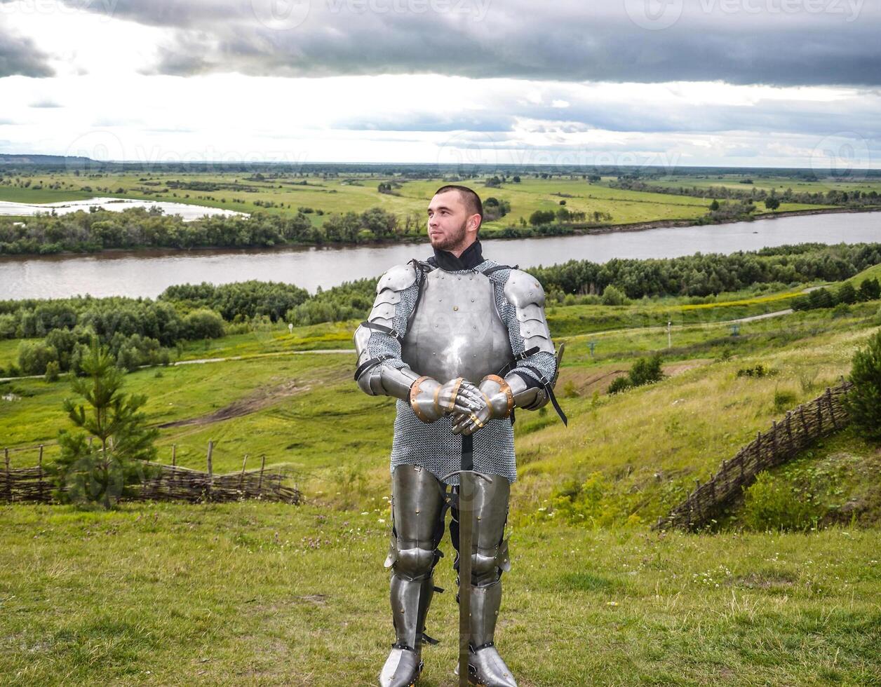 ridderlig rustning och vapen foto