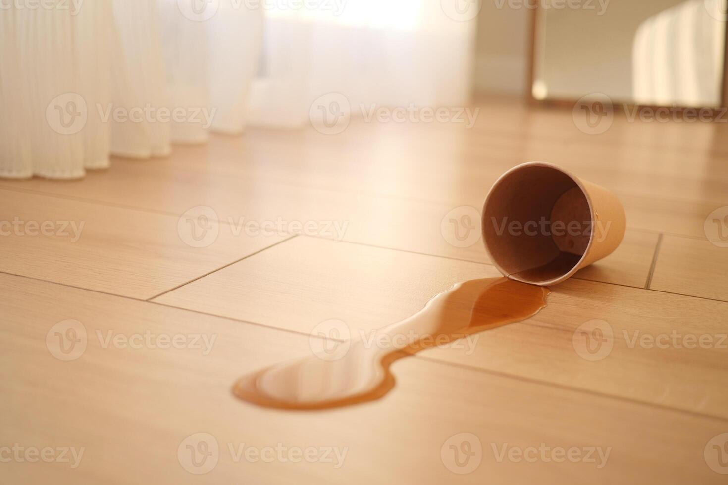 mjuk drycker eller flytande spillts på en golv , foto