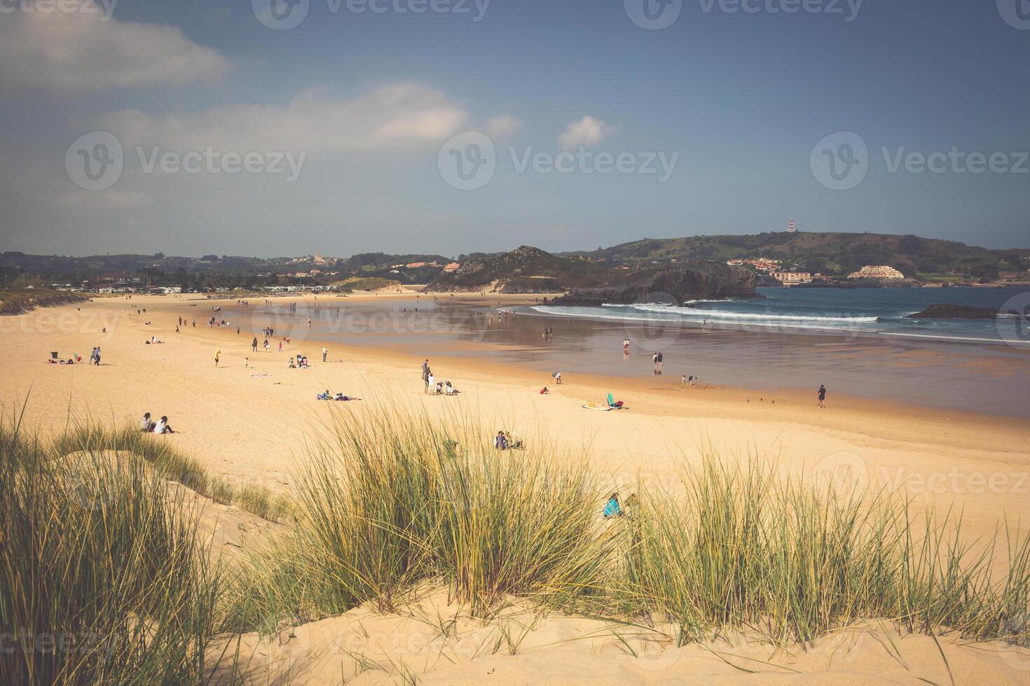 cuarezo strand i noja. santander. kantabrien. Spanien. Europa. foto