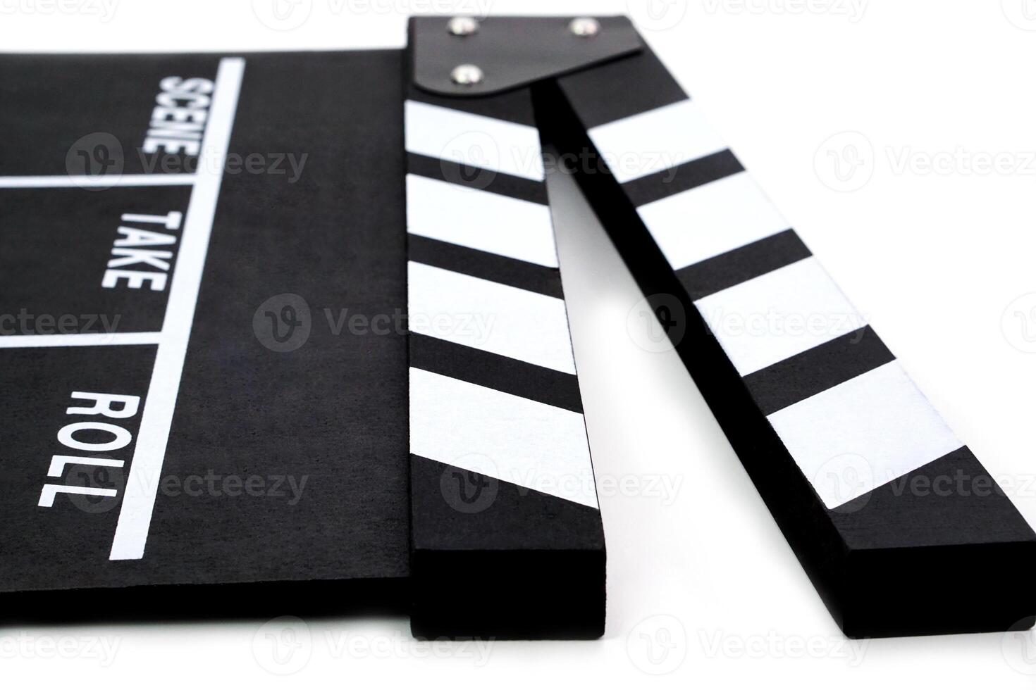 clapperboard eller film skiffer svart Färg på vit bakgrund. bio industri, video produktion och filma begrepp. foto