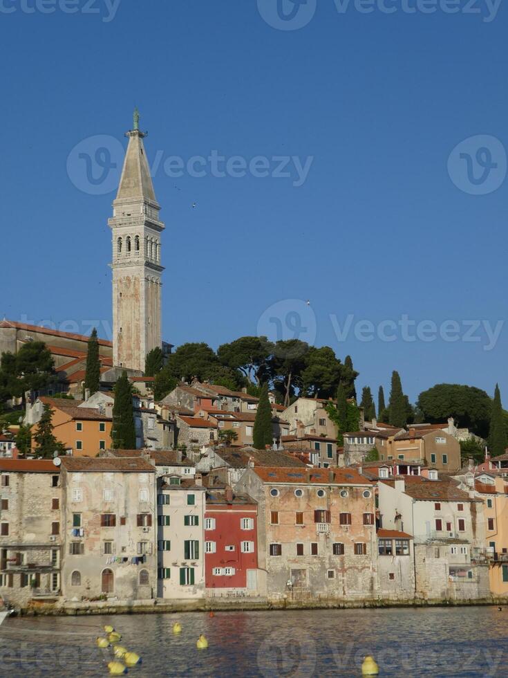 historisk byggnad fasader i rovinj, kroatien foto